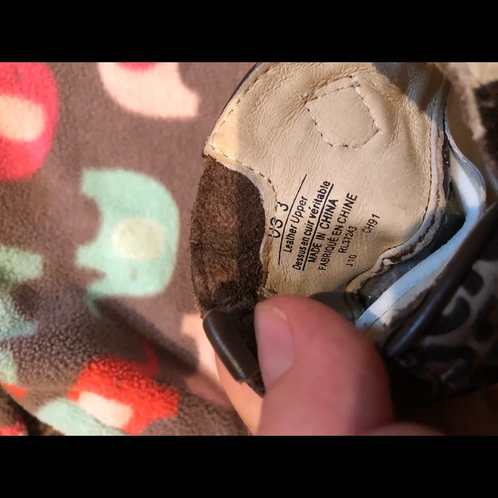 Robeez baby girls 3 leopard animal print leather crib shoes Velcro strap slip on